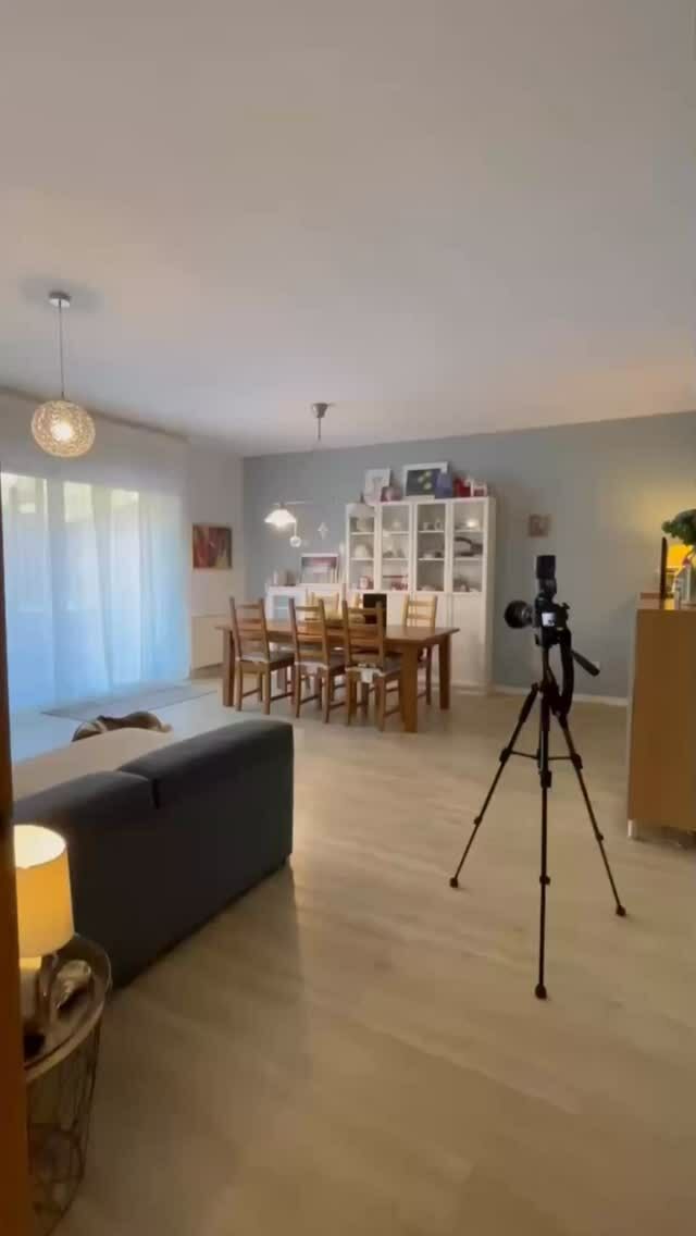 Ref. 40026

🏡✨ En Canyars, zona residencial con todos los servicios y transporte, te presentamos este piso de 125 m² con ascensor, zona comunitaria con piscina y parque infantil.

Dispone de 4 habitaciones (3 dobles), 2 baños, amplio salón con salida a terraza y cocina reformada.

Además, incluye plaza de parking y trastero. ¡Ideal para familias! 💫

👉🏼 550.000 €

📲 ¡Llámanos y ven a visitarlo!

📞 93 517 50 59
📲 678 587 463
📧 info@dextrapisos.com 
📍Av. Manuel Girona, 14 Castelldefels 
📍C/ Doctor Fleming, 8 Castelldefels

Tenim la clau 🔑
www.dextrapisos.com 

#castelldefels #gava #ajuntamentcastelldefels #compraventa #inmobiliaria #casa #agenteinmobiliario #notaria #casaenventacastelldefels #dextrapisos #tenimlaclau #castelldefelsplatja #castelldefelsplaya #castelldefelsturisme #castelldefelspueblo #castelldefelspoble